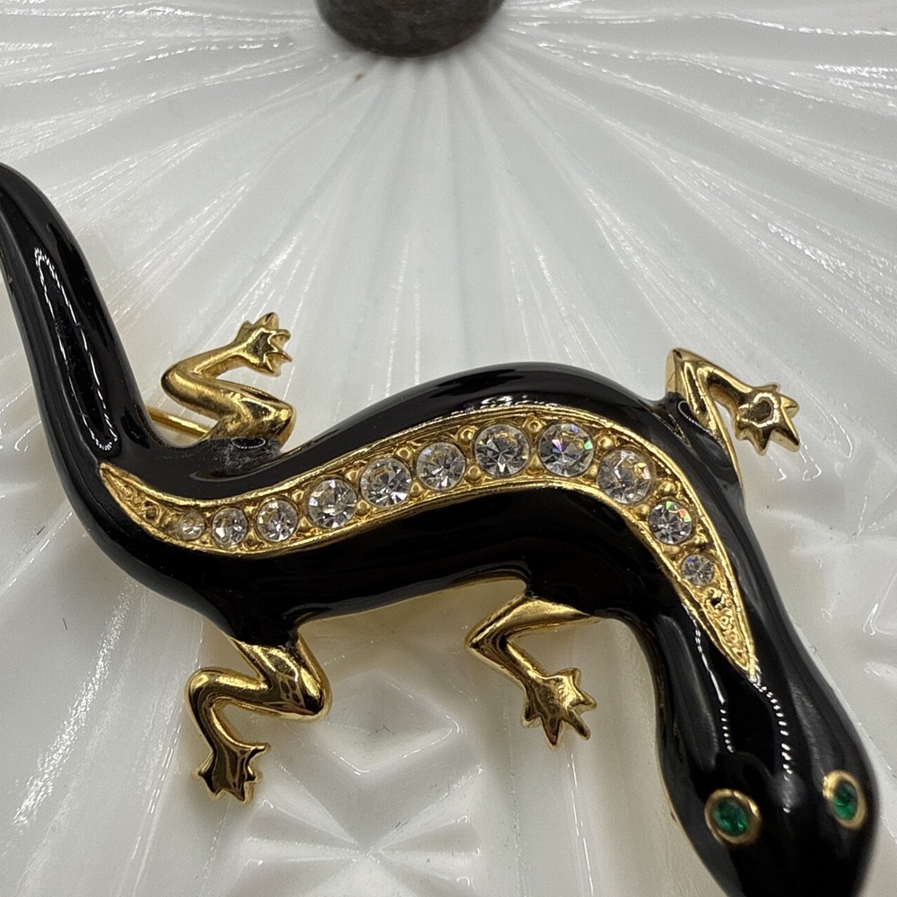 Vintage Brooch Gold Tone & Black Enamel LIZARD Rhinestones Green‎ Eyes Glam Pin